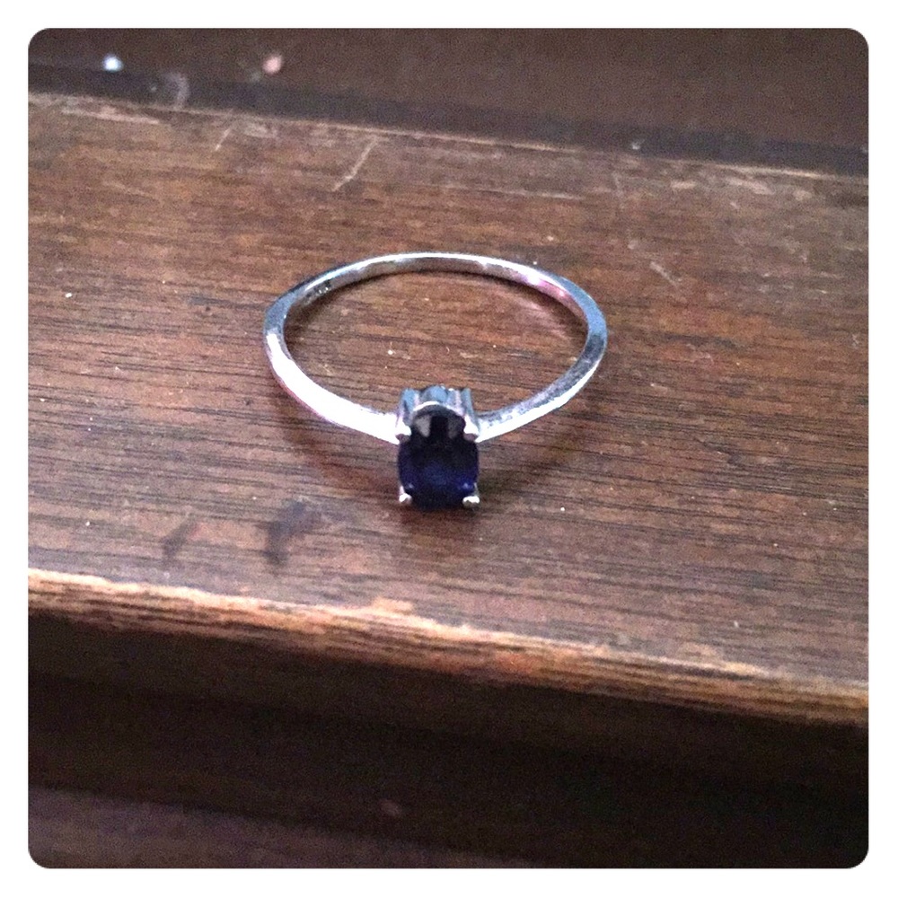 White gold and sapphire ring size 7